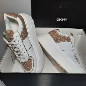 DKNYMAIA - LACE UP SNEAKER size 7